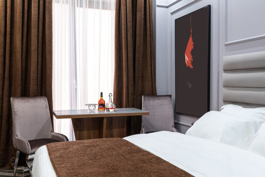 Hotel Story