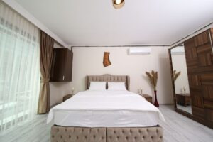 Hotel Story
